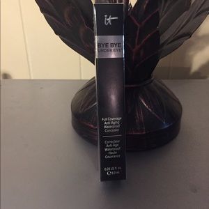 New It Cosmetics Bye Bye Under Eye Concealer